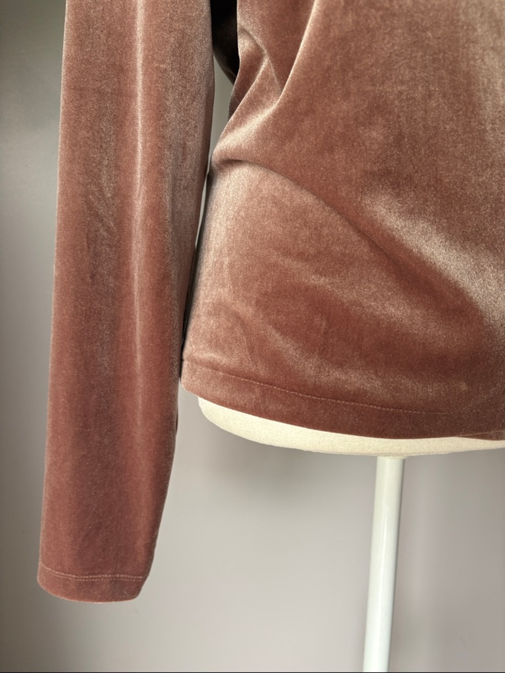 MADEWELL Warm Ash Velvet Ballet Wrap Top - Picture 3 of 8